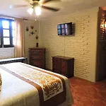 Hospedaje Colibri & Hotel